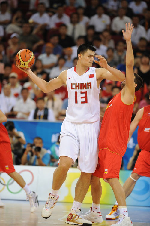 WAZ评沙尔克球员表现：两边翼卫灾难发挥，卡里乌斯超神（WAZ球员评分：沙尔克两翼卫失常，卡里乌斯神勇救主）