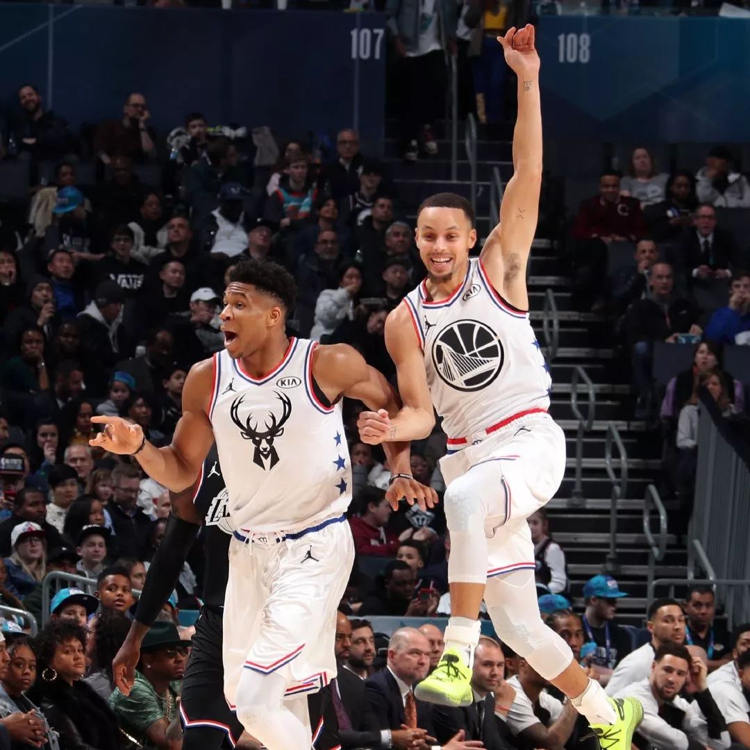 东体：明年3月份国足可能与打进世界杯正赛的亚洲球队热身（东体：国足明年3月或与晋级世界杯正赛的亚洲球队进行热身赛）