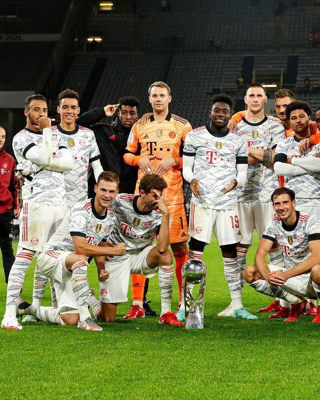 世界羽联年度最佳候选公布：石宇奇领衔佳男，陈雨菲王祉怡入围（世界羽联年度大奖候选出炉：石宇奇领跑最佳男球员，陈雨菲、王祉怡上榜）