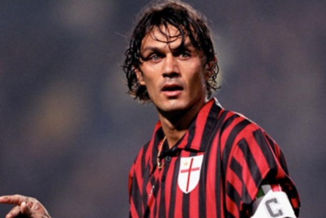 阿隆索暴怒！弗兰-加西亚一分钟两黄染红（弗兰-加西亚一分钟连吃两黄被罚下，阿隆索怒不可遏）