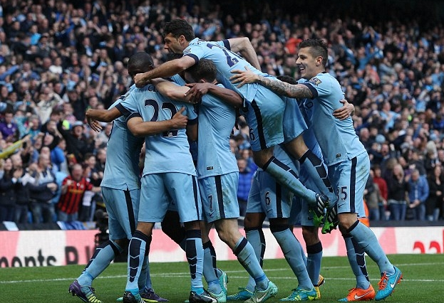 姆巴佩欧冠生涯已5次戴帽，仅次于梅西、C罗和莱万（姆巴佩欧冠第5次上演帽子戏法，排名仅在梅西、C罗、莱万之后）