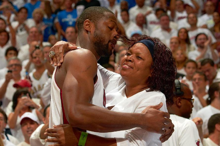 邯郸学子在全国啦啦操联赛勇创佳绩（邯郸学子征战全国啦啦操联赛斩获佳绩）